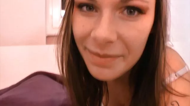 私はそれでその大きな黒いコックが大好きです。 女の子 の 為 の av 動画