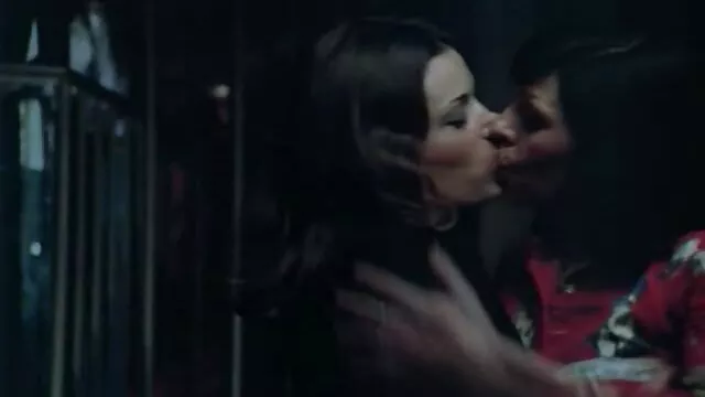 ブルネットとエロ鋳造 動画 女性 アダルト