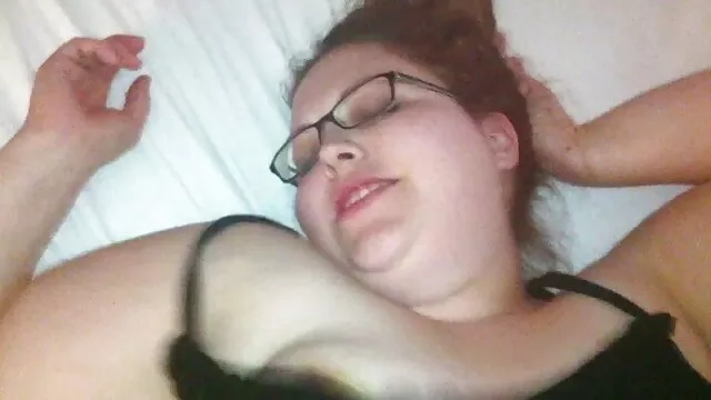 ヤンクスのひげは彼女の猫を振動させます 女の子 向け エッチ 動画