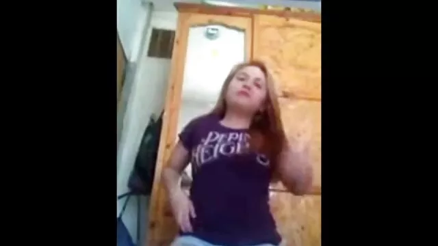 美しい女の子fucks人とCam エッチ 動画 女の子 用